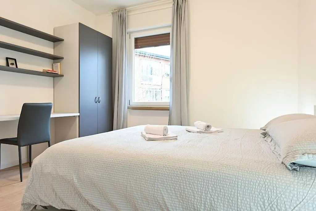 -Free Parking & Wifi- 10 Minuti Dal Centro contacts
